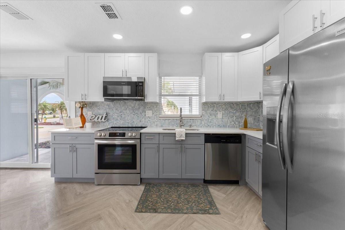 Image 7 of 51 For 3747 Floramar Terrace