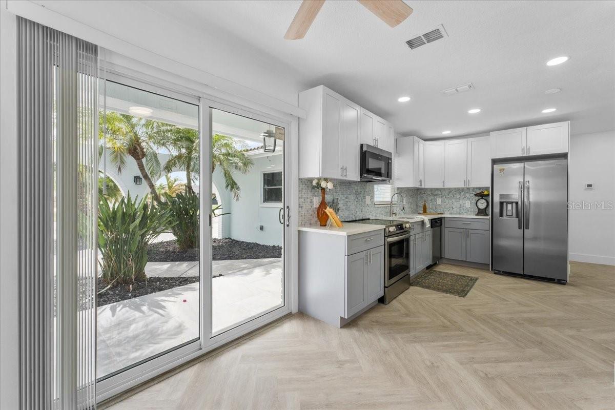 Image 9 of 51 For 3747 Floramar Terrace