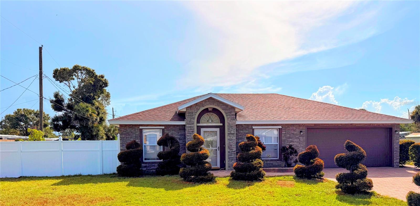 Image 3 of 11 For 2075 4th Avenue Sw