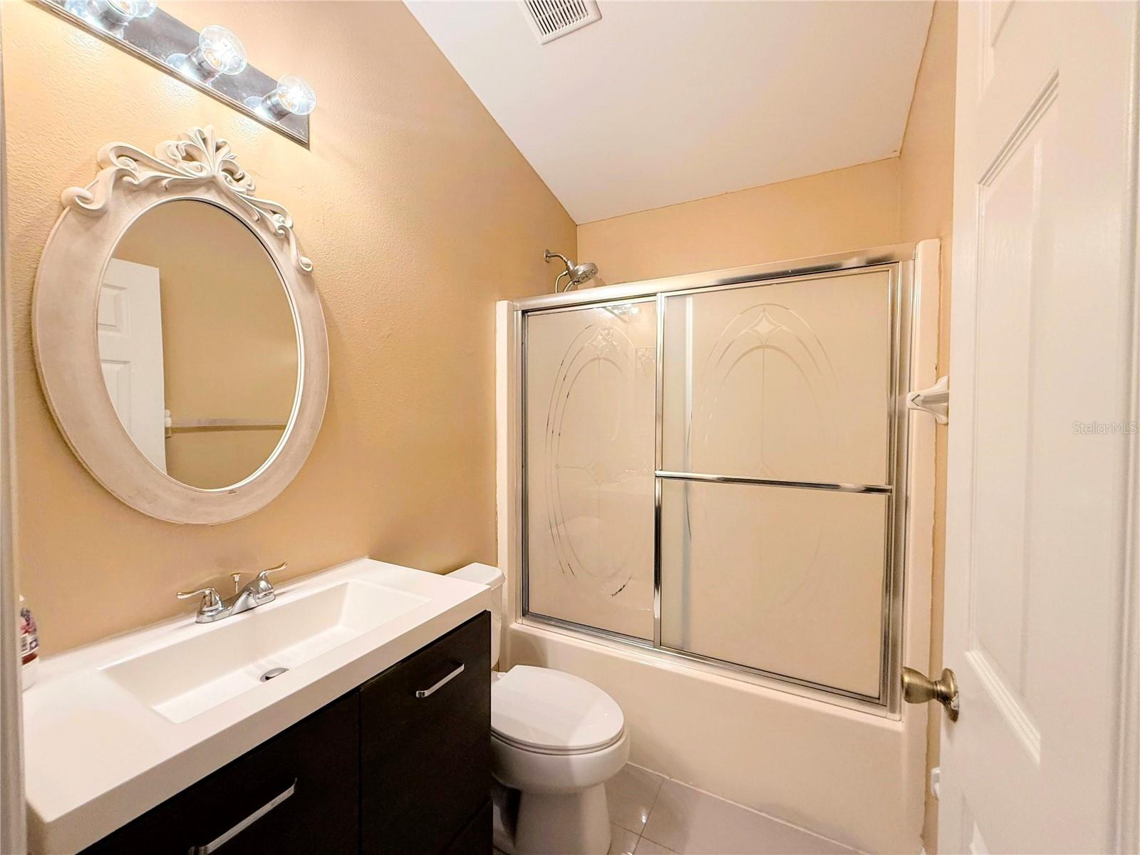 Image 8 of 11 For 2075 4th Avenue Sw