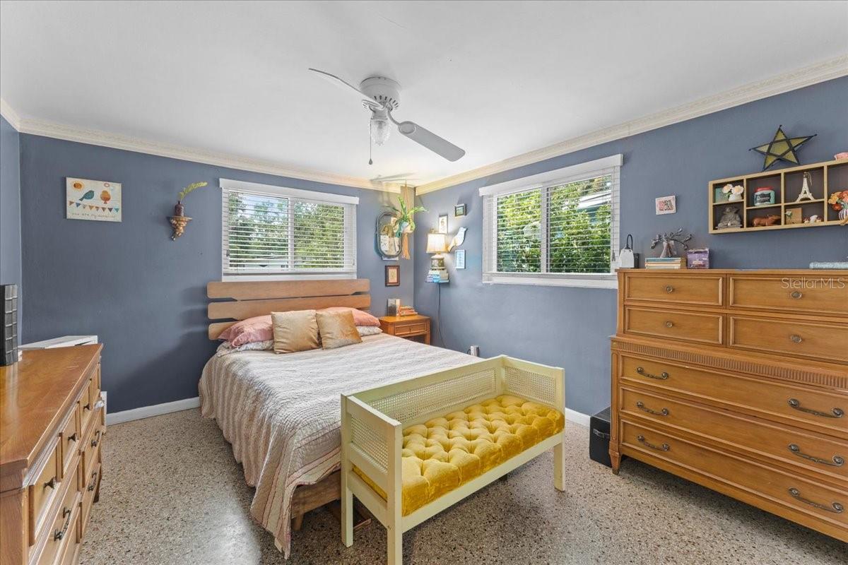 Listing photo id 13 for 531 6th Street S