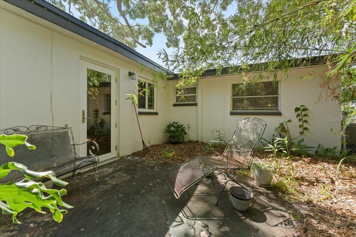 Listing photo id 19 for 531 6th Street S