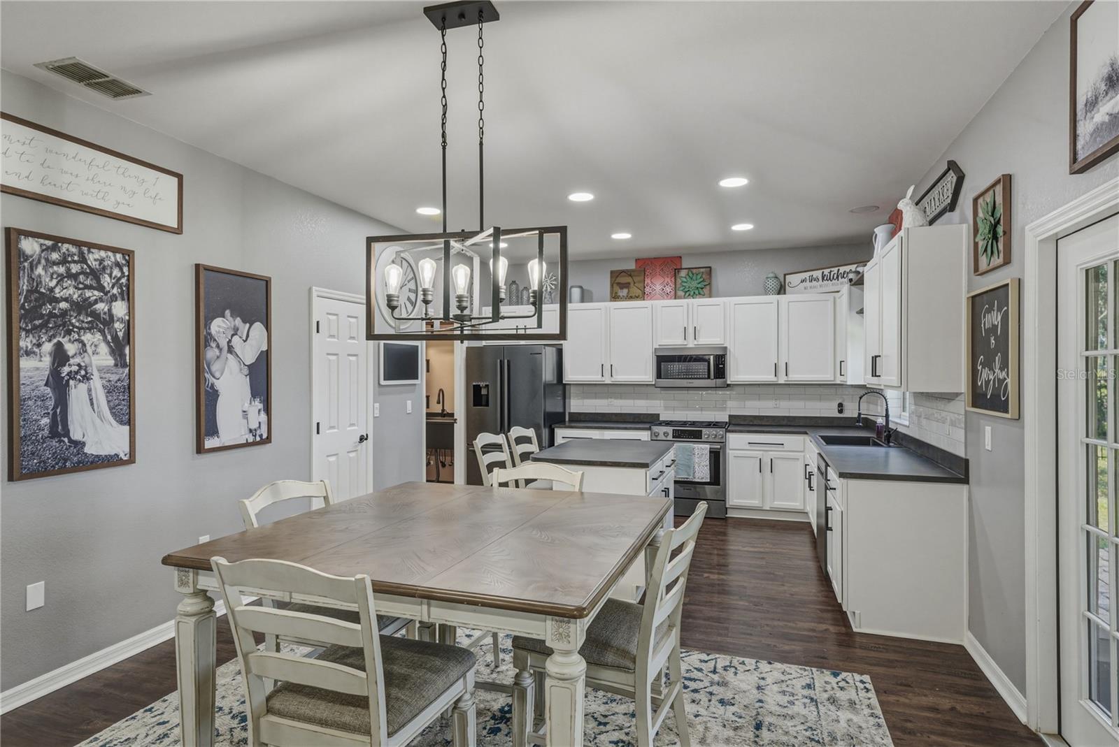 Image 17 of 88 For 3167 Blackwater Oaks Way