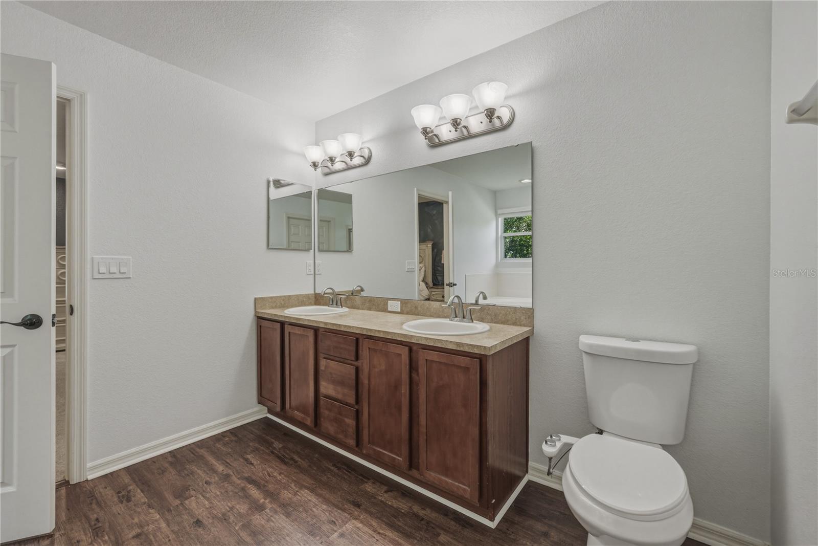 Image 47 of 88 For 3167 Blackwater Oaks Way