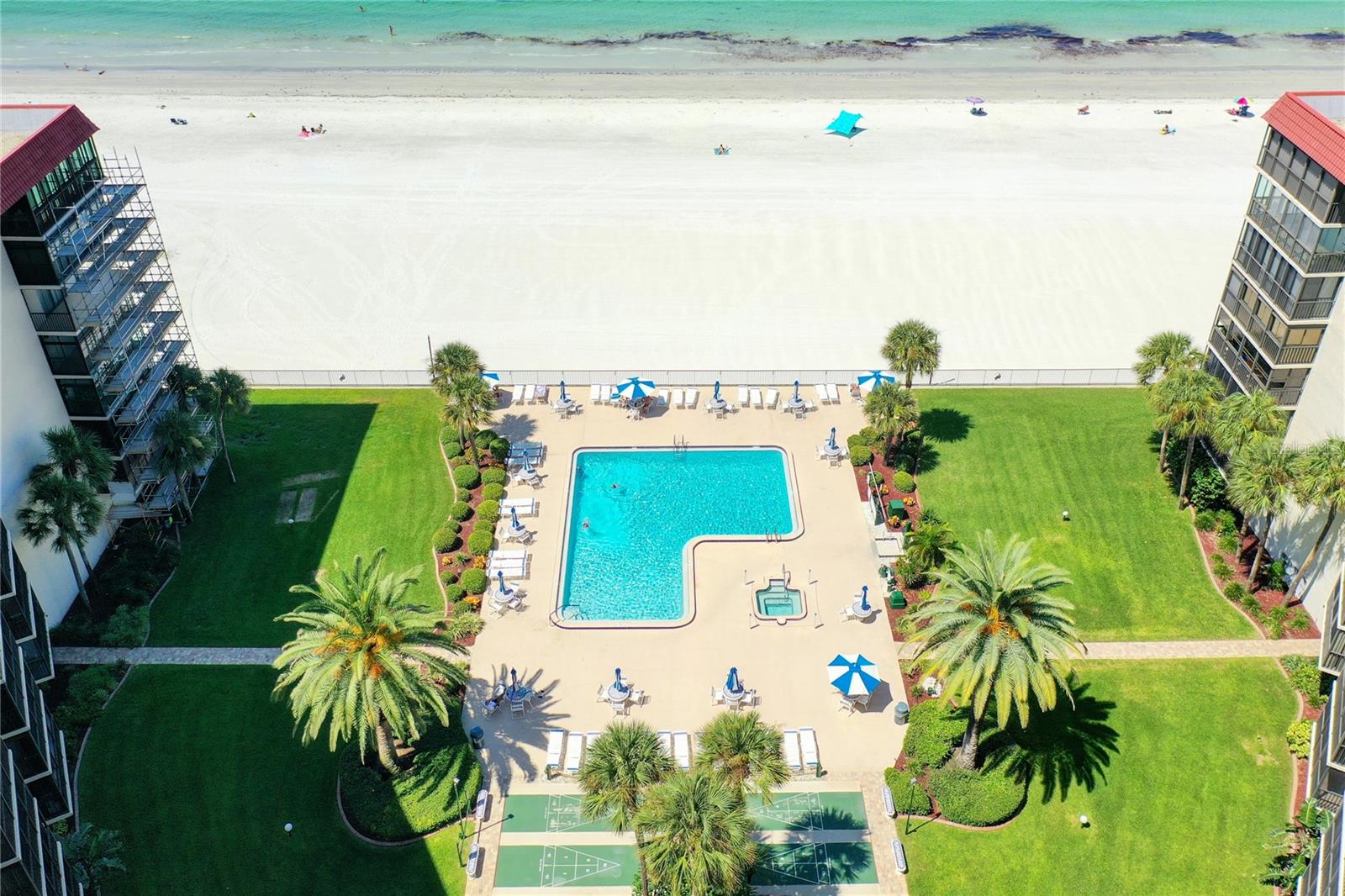 Image 43 of 51 For 18304 Gulf Boulevard 116