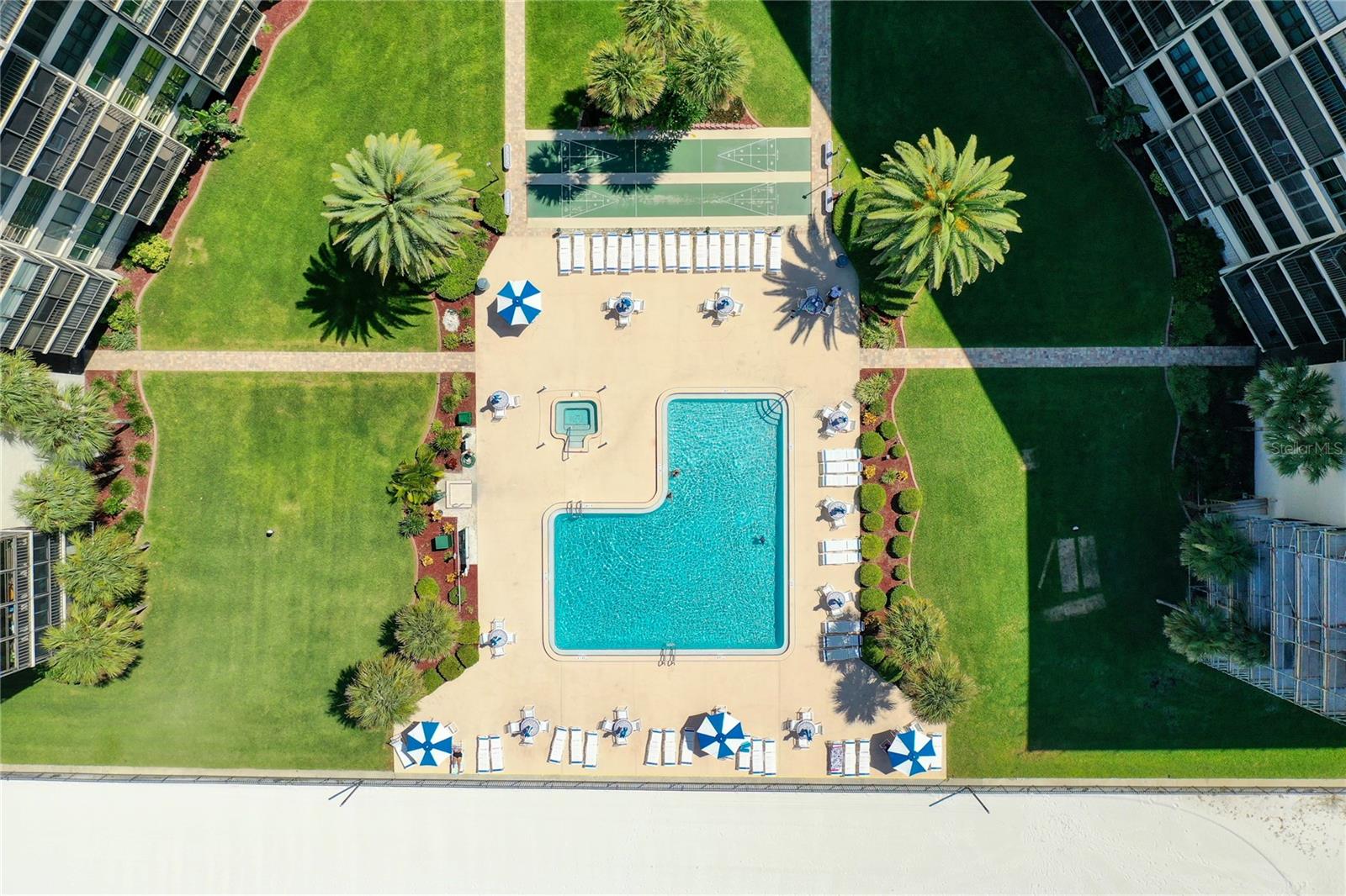 Image 44 of 51 For 18304 Gulf Boulevard 116