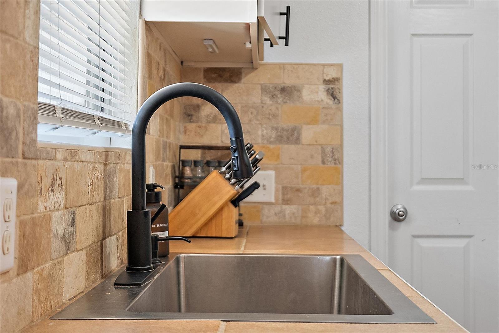 Image 6 of 28 For 2810 2nd Avenue S B