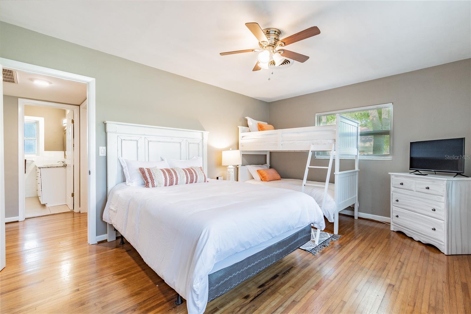 Image 34 of 38 For 1532 Orange Street