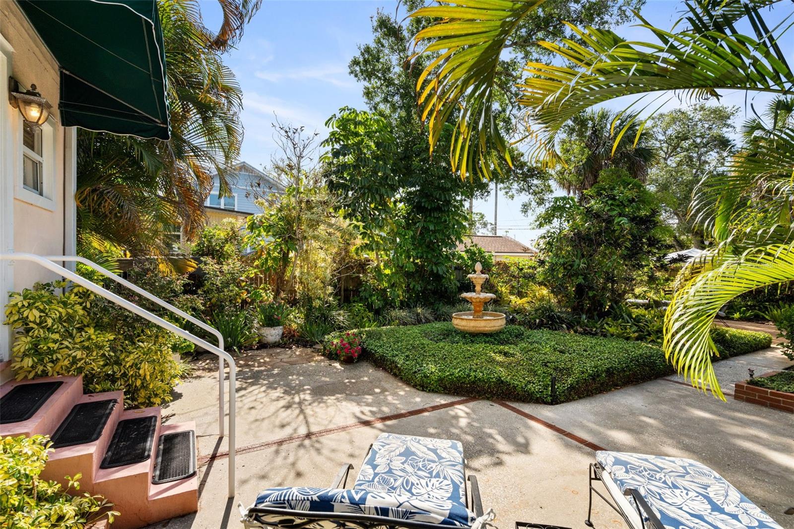 Image 20 of 42 For 762 23rd Avenue N