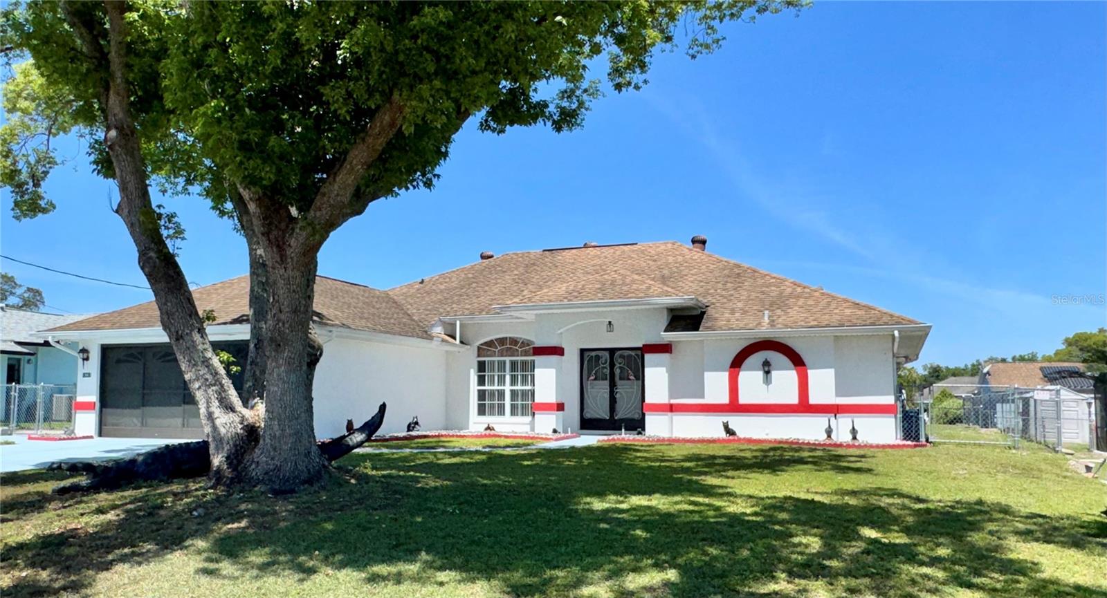 Listing photo id 0 for 13417 Algoma Avenue