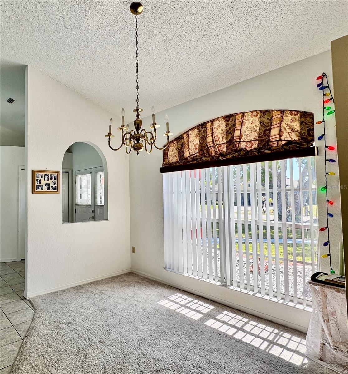 Listing photo id 3 for 13417 Algoma Avenue