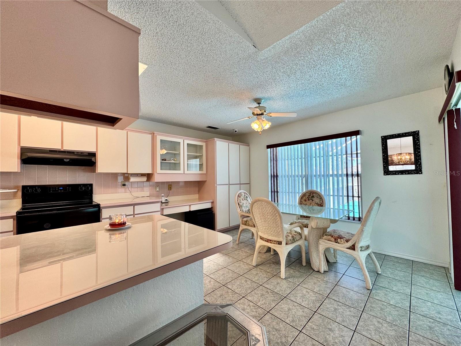 Listing photo id 7 for 13417 Algoma Avenue