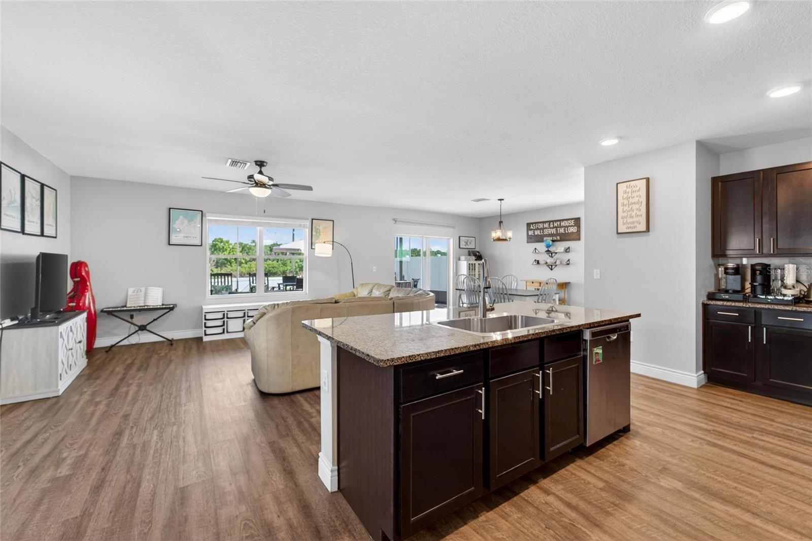 Image 15 of 91 For 11176 Leland Groves Drive