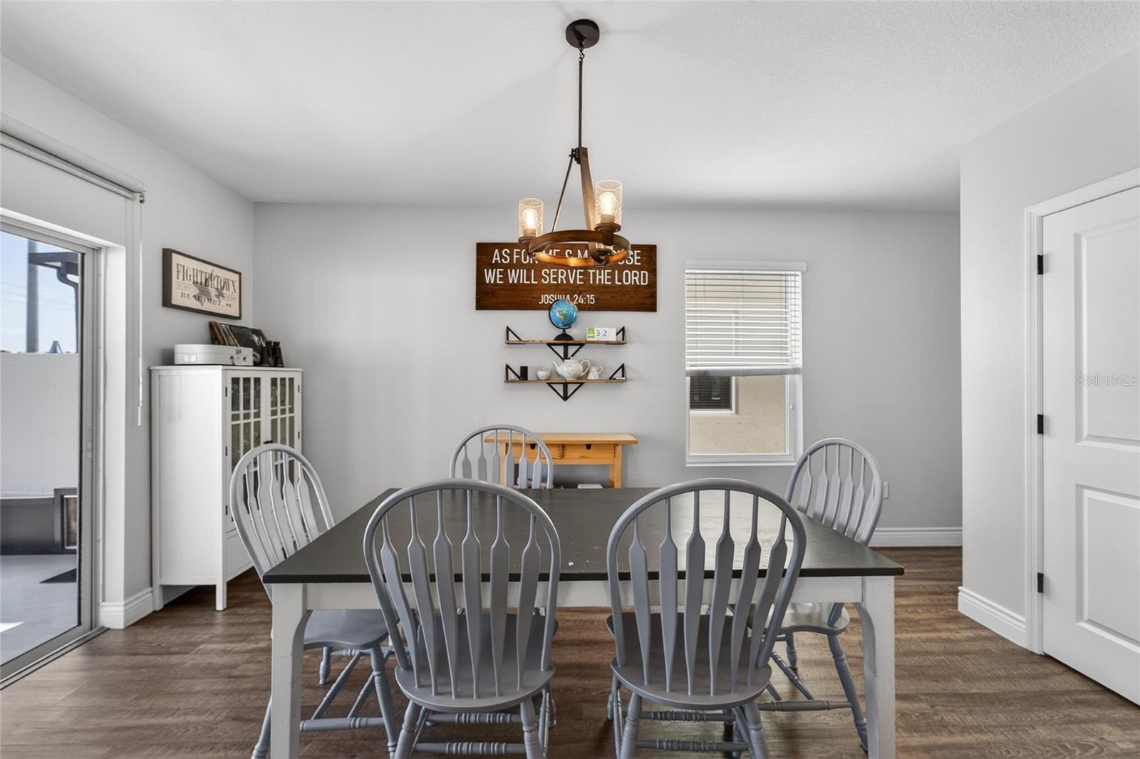 Image 17 of 91 For 11176 Leland Groves Drive
