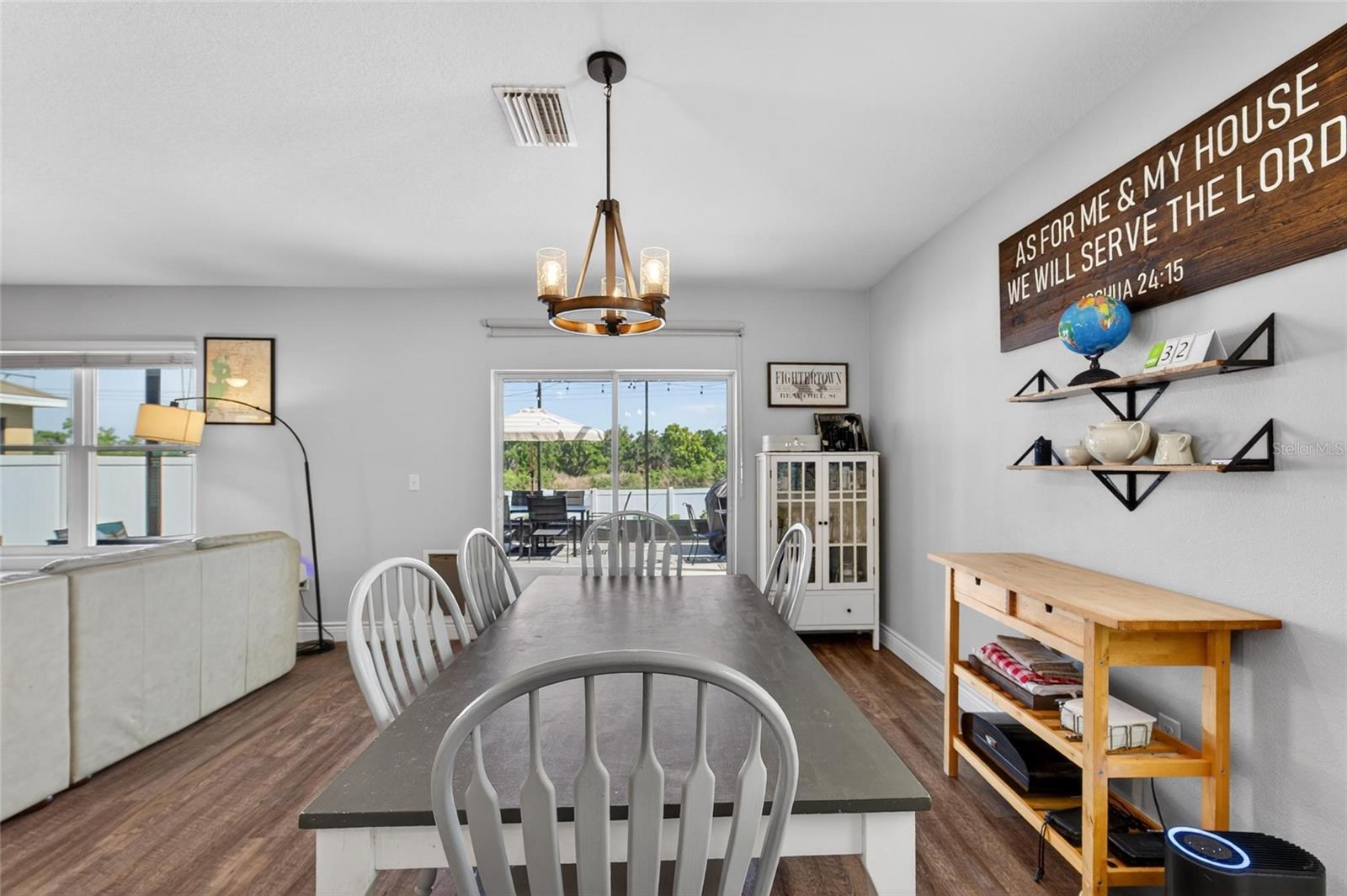 Image 18 of 91 For 11176 Leland Groves Drive