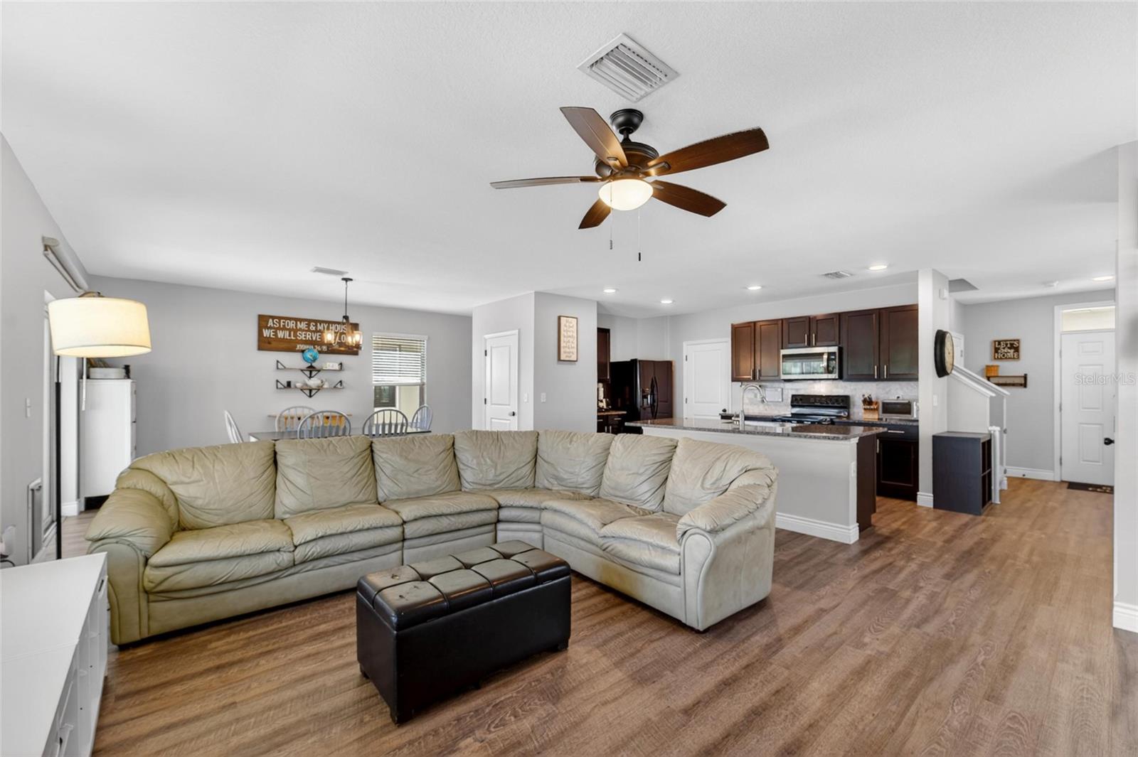 Image 23 of 91 For 11176 Leland Groves Drive