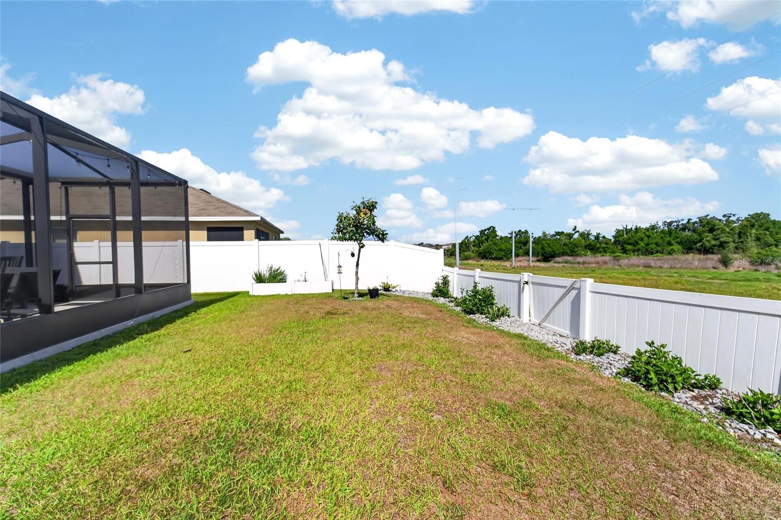 Image 50 of 91 For 11176 Leland Groves Drive