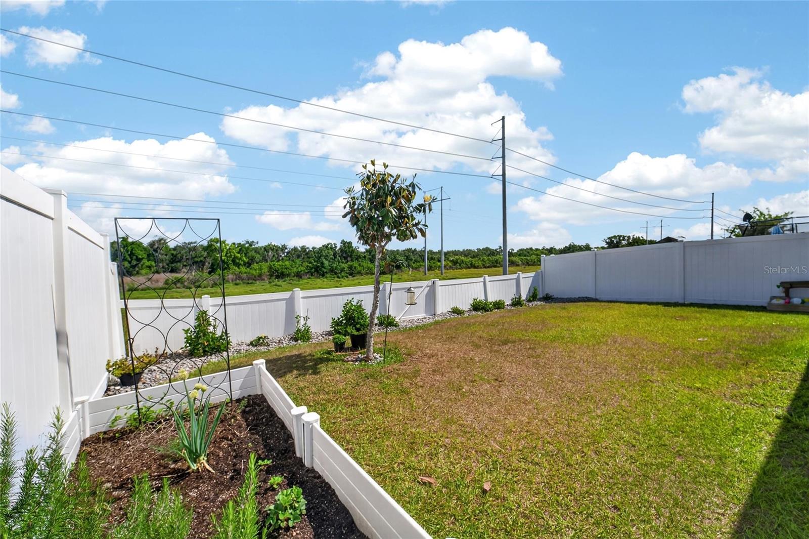 Image 52 of 91 For 11176 Leland Groves Drive