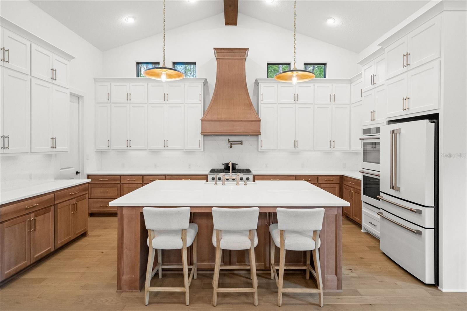 Image 10 of 64 For 5047 Summit View Drive