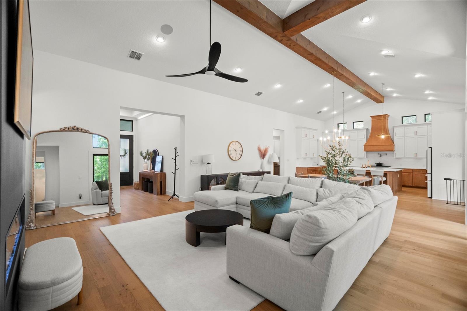 Image 23 of 64 For 5047 Summit View Drive