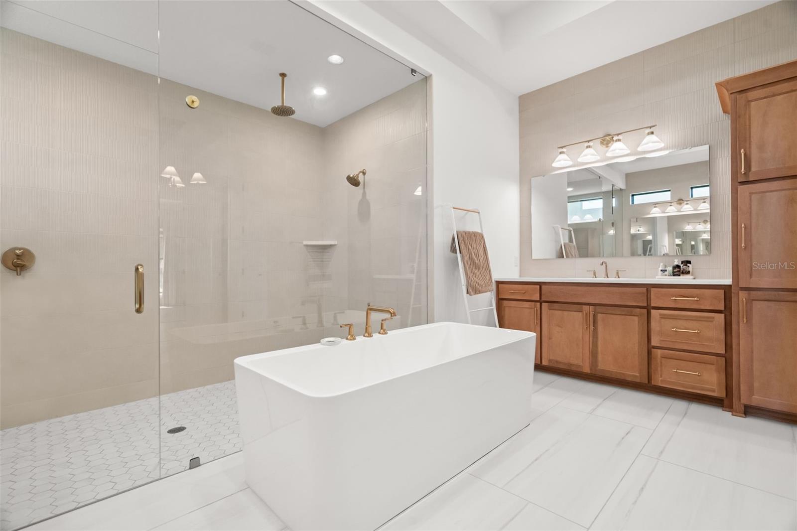 Image 31 of 64 For 5047 Summit View Drive