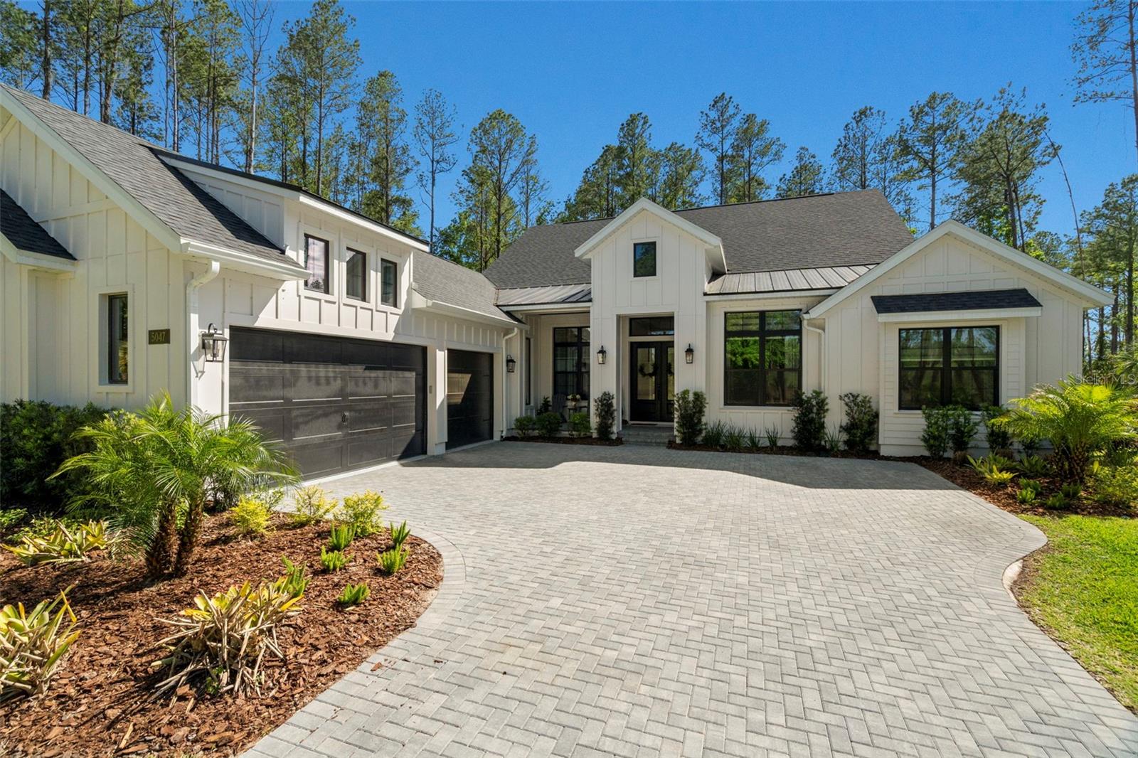 Image 4 of 64 For 5047 Summit View Drive