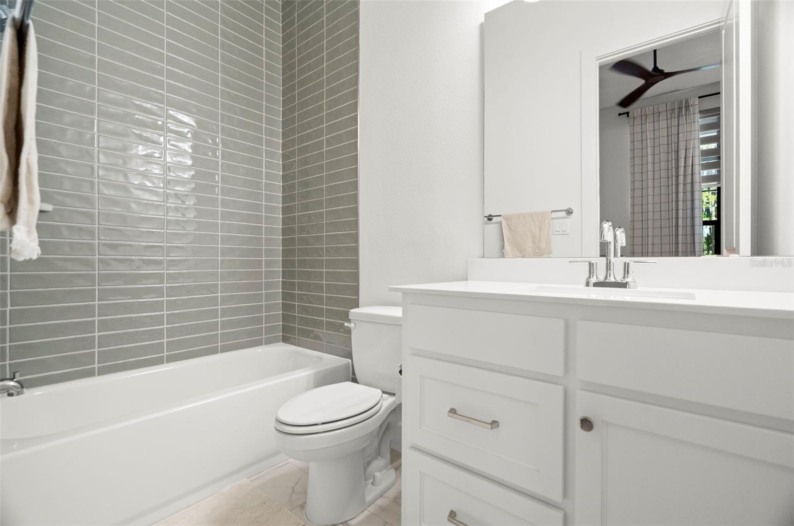 Image 40 of 64 For 5047 Summit View Drive