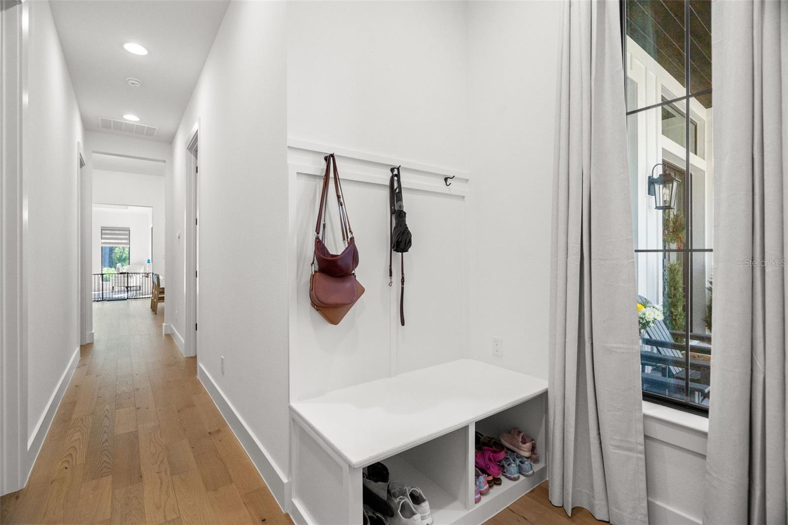 Image 7 of 64 For 5047 Summit View Drive