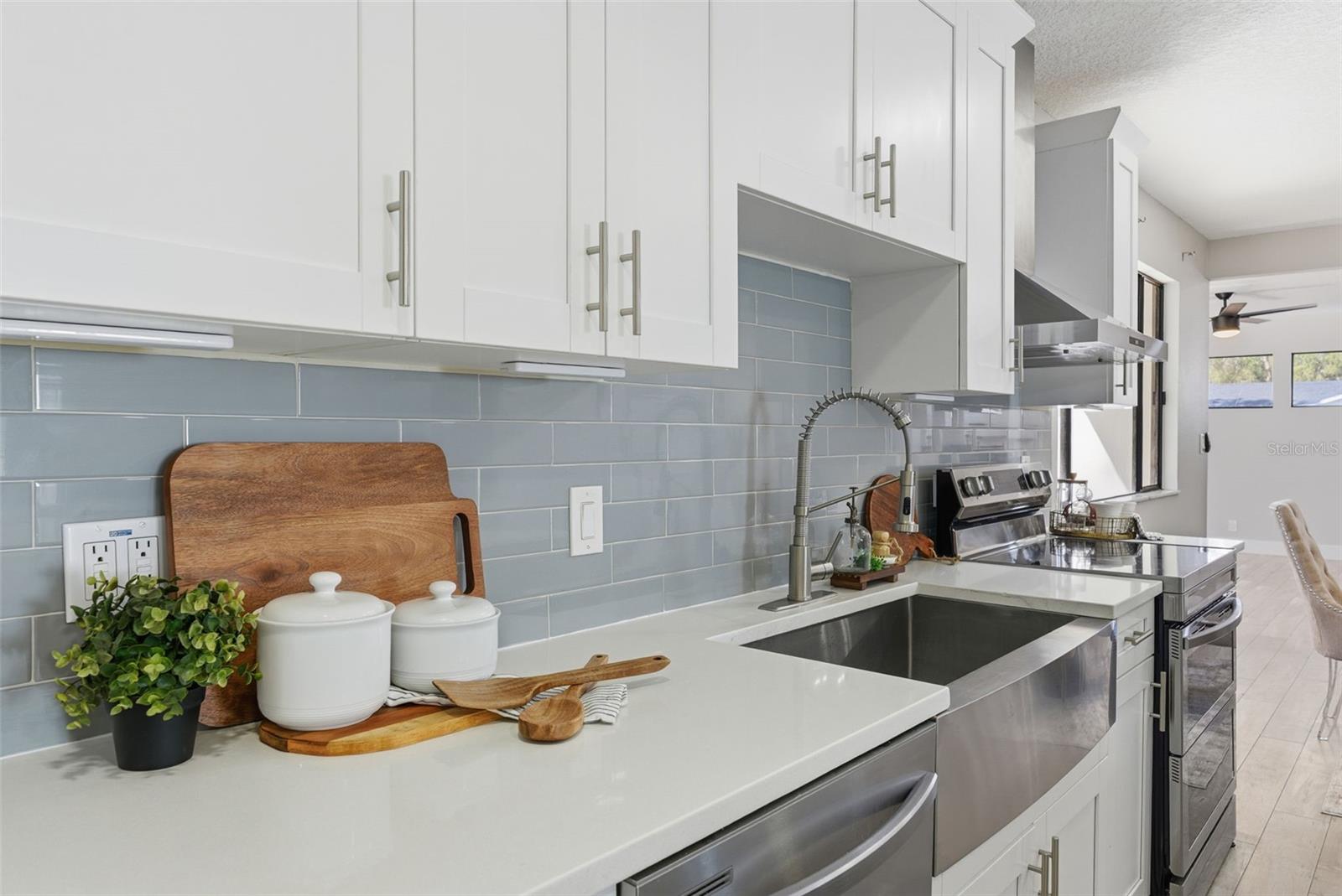 Image 14 of 40 For 1566 Woodfield Court