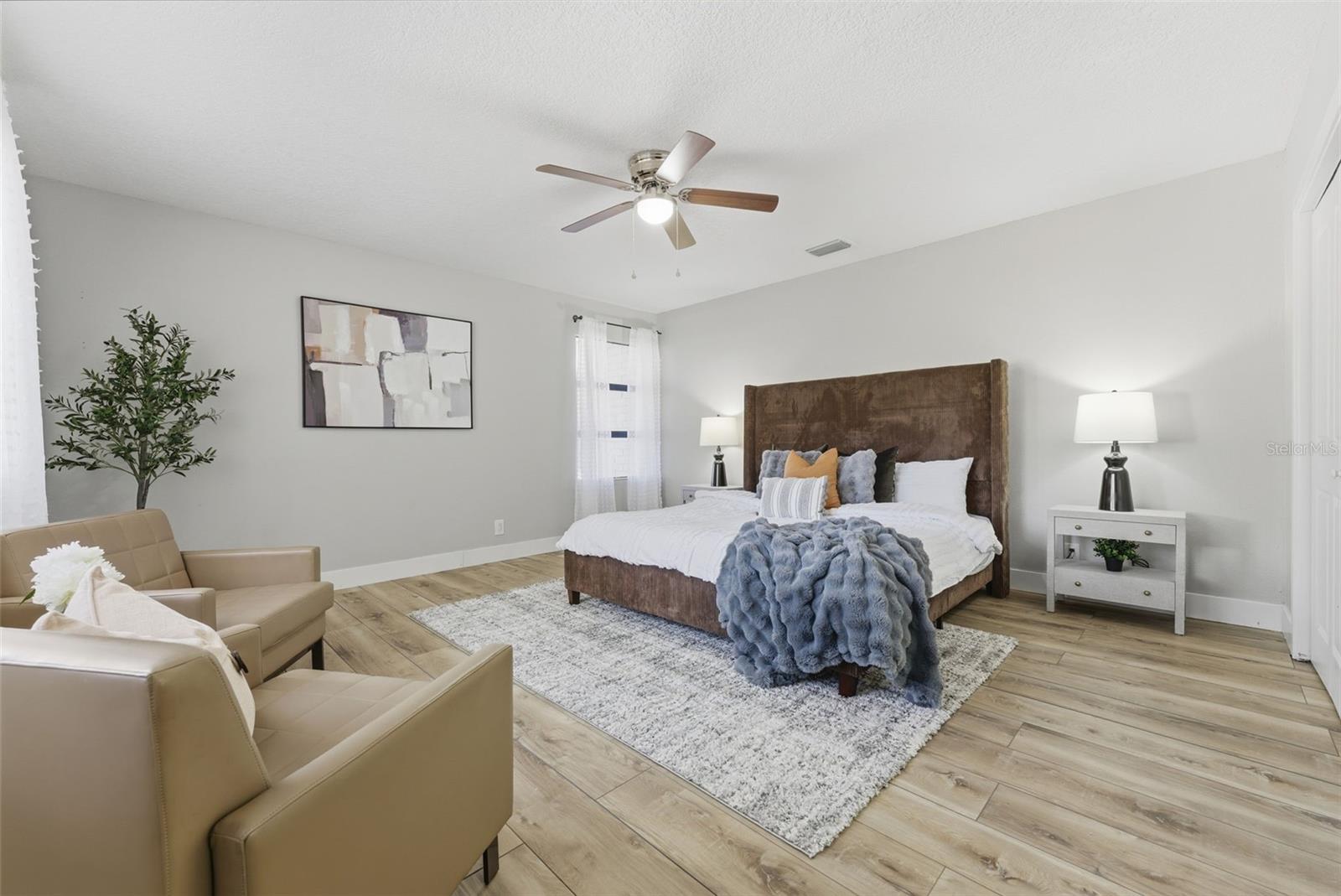 Image 17 of 40 For 1566 Woodfield Court