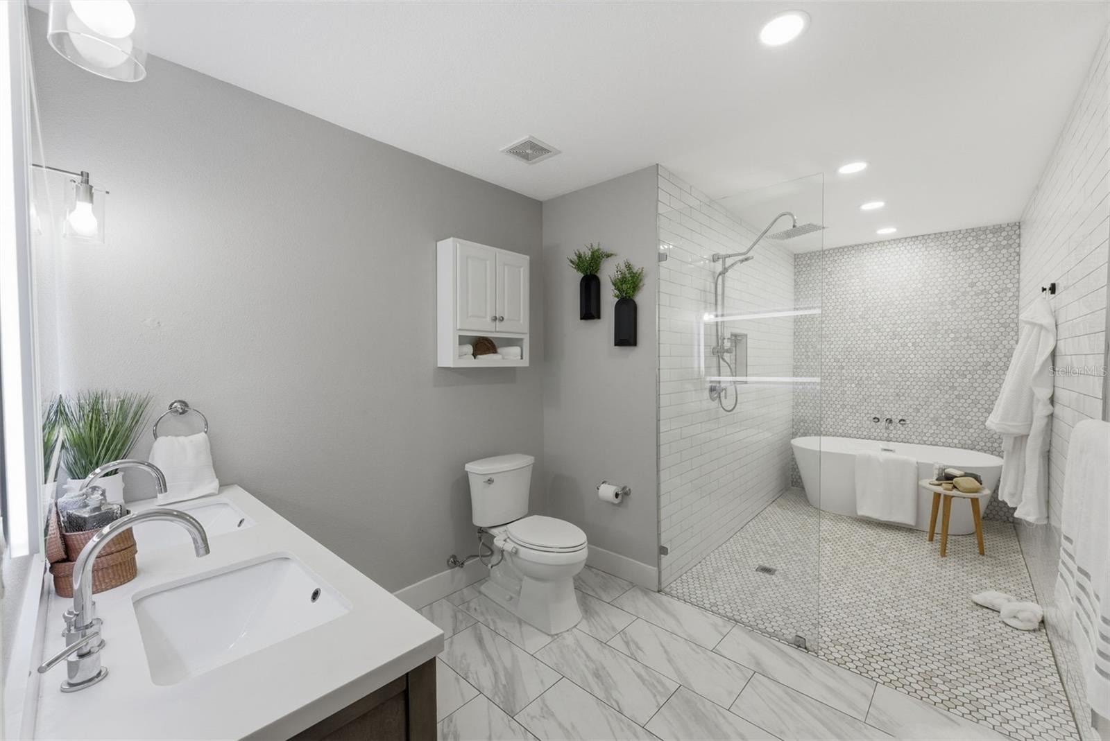 Image 19 of 40 For 1566 Woodfield Court