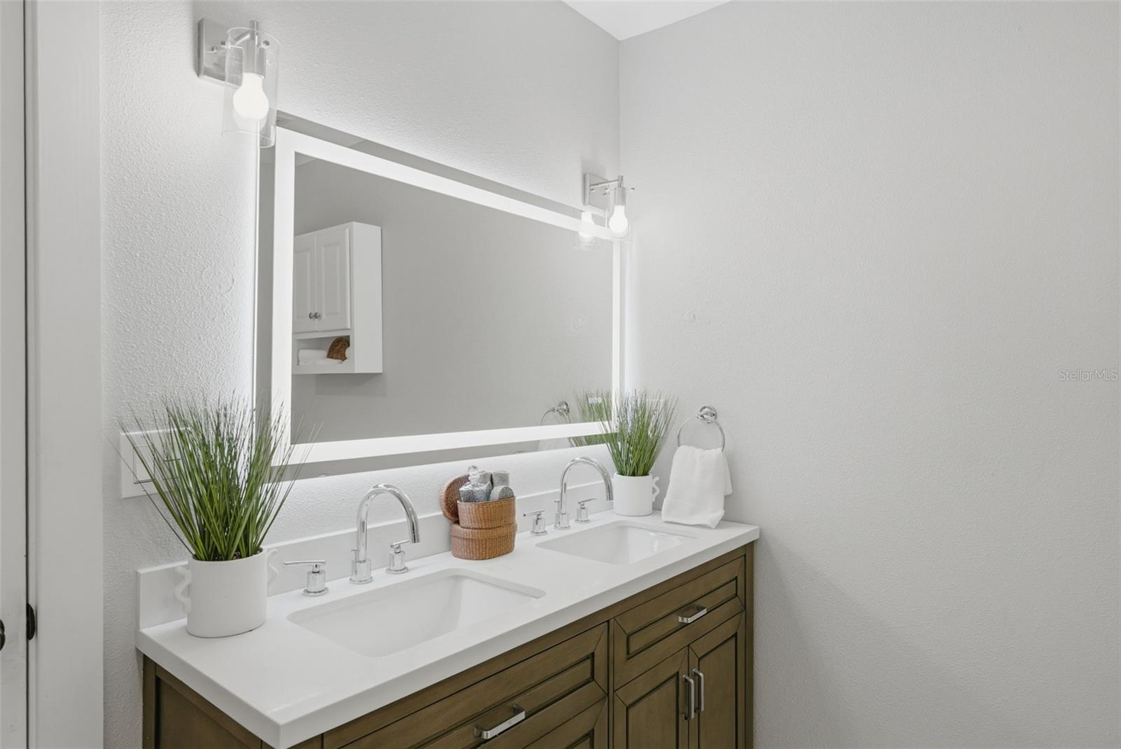 Image 21 of 40 For 1566 Woodfield Court