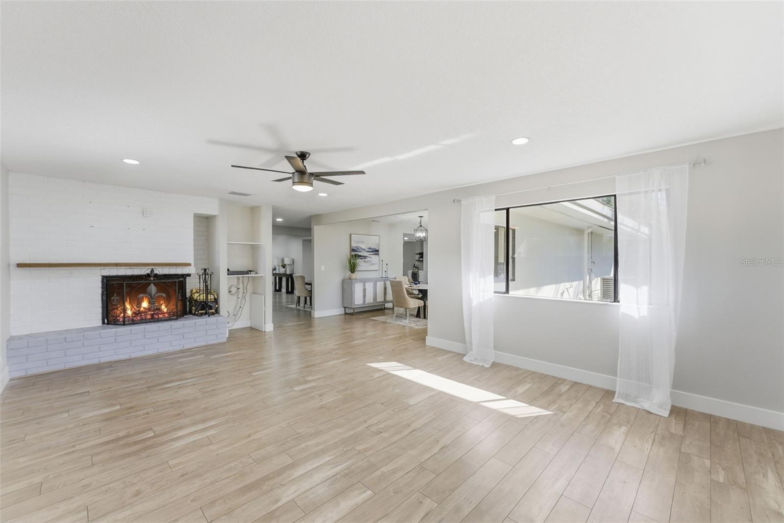 Image 22 of 40 For 1566 Woodfield Court