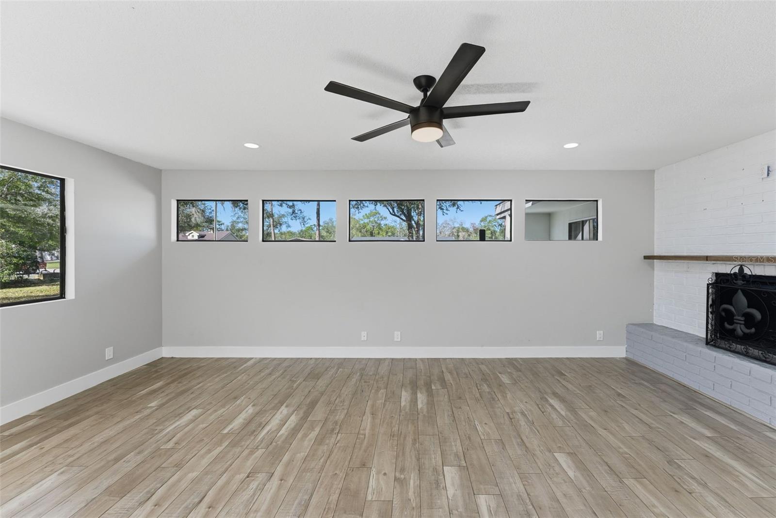 Image 24 of 40 For 1566 Woodfield Court