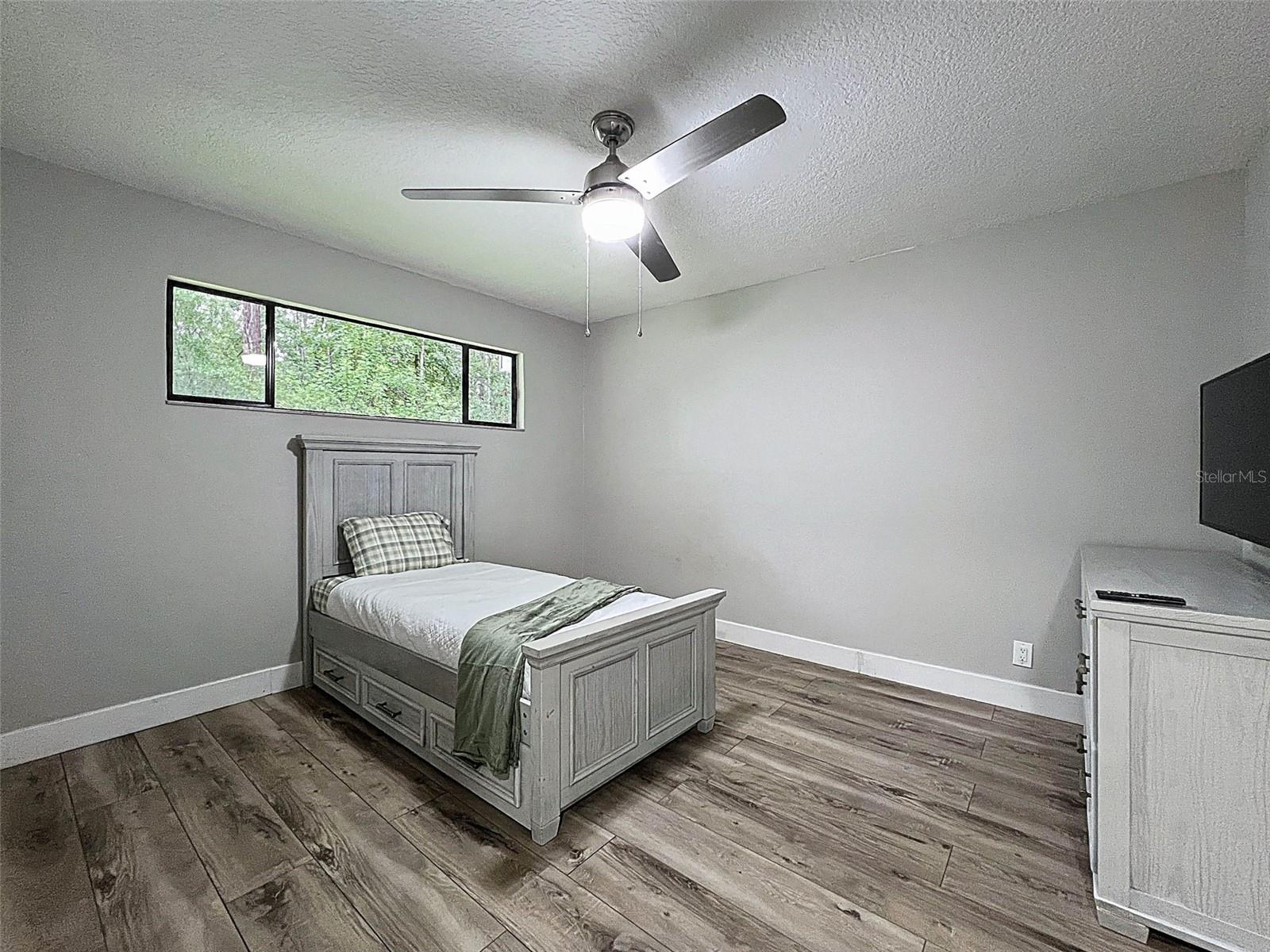 Image 26 of 40 For 1566 Woodfield Court