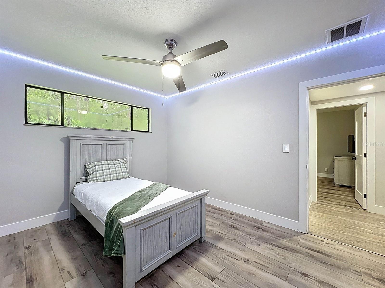 Image 28 of 40 For 1566 Woodfield Court