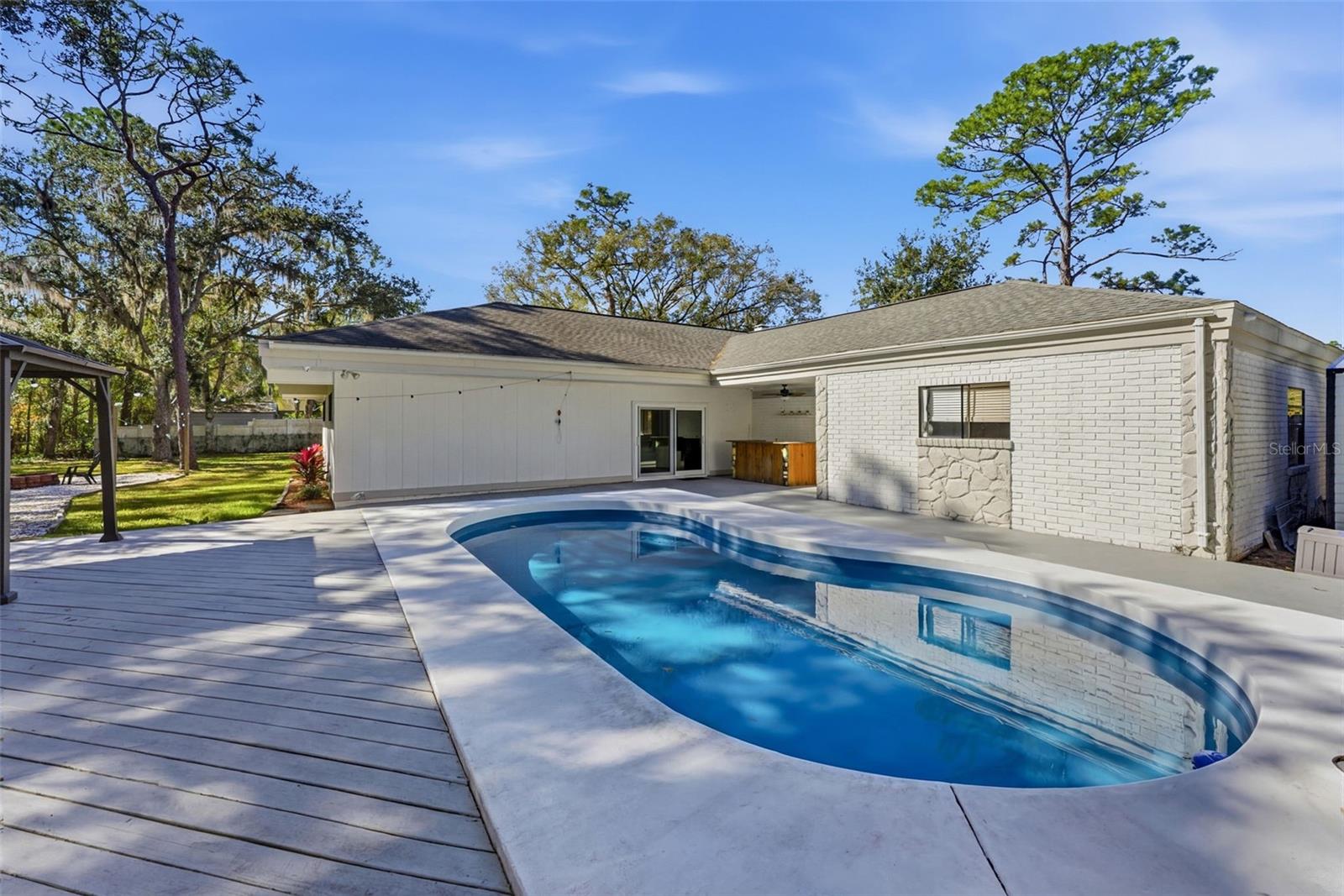 Image 33 of 40 For 1566 Woodfield Court