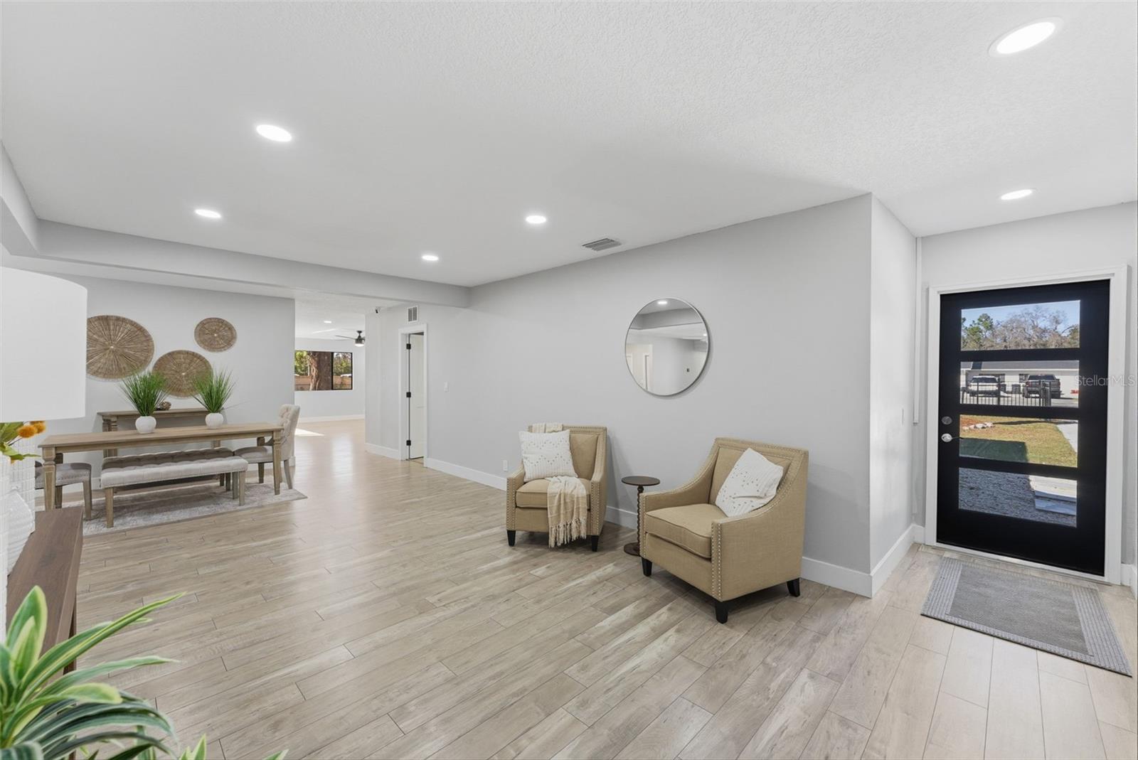 Image 4 of 40 For 1566 Woodfield Court