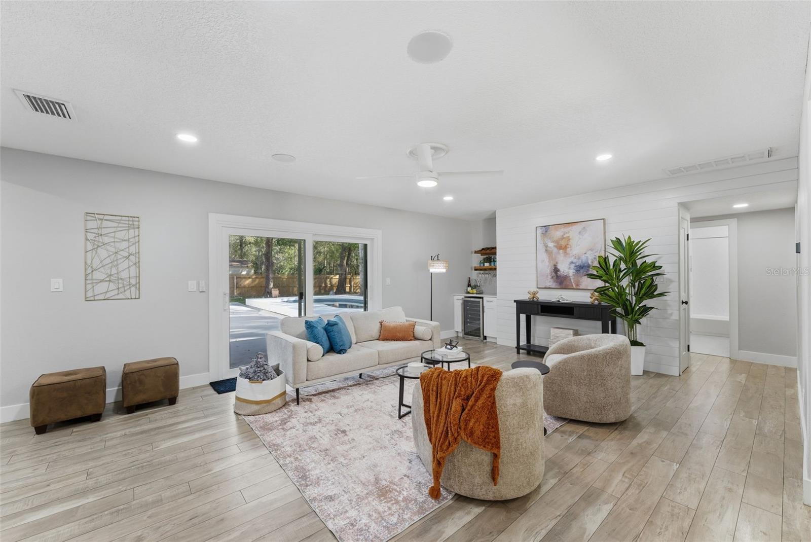 Image 8 of 40 For 1566 Woodfield Court