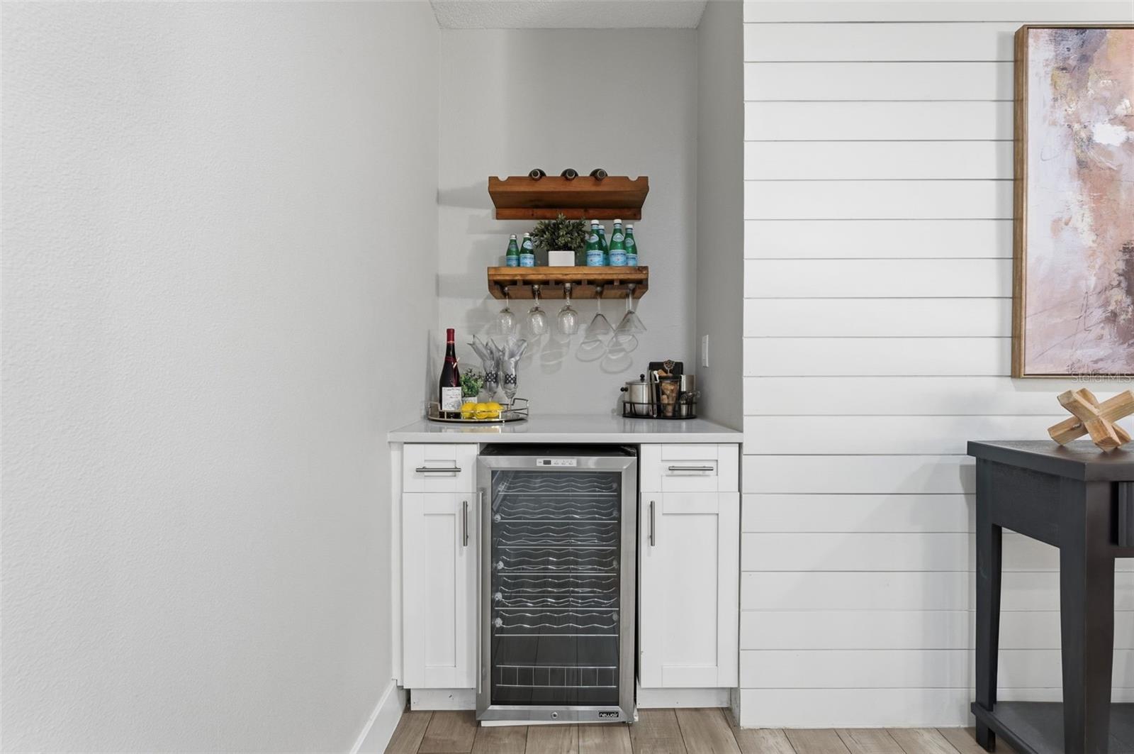 Image 9 of 40 For 1566 Woodfield Court