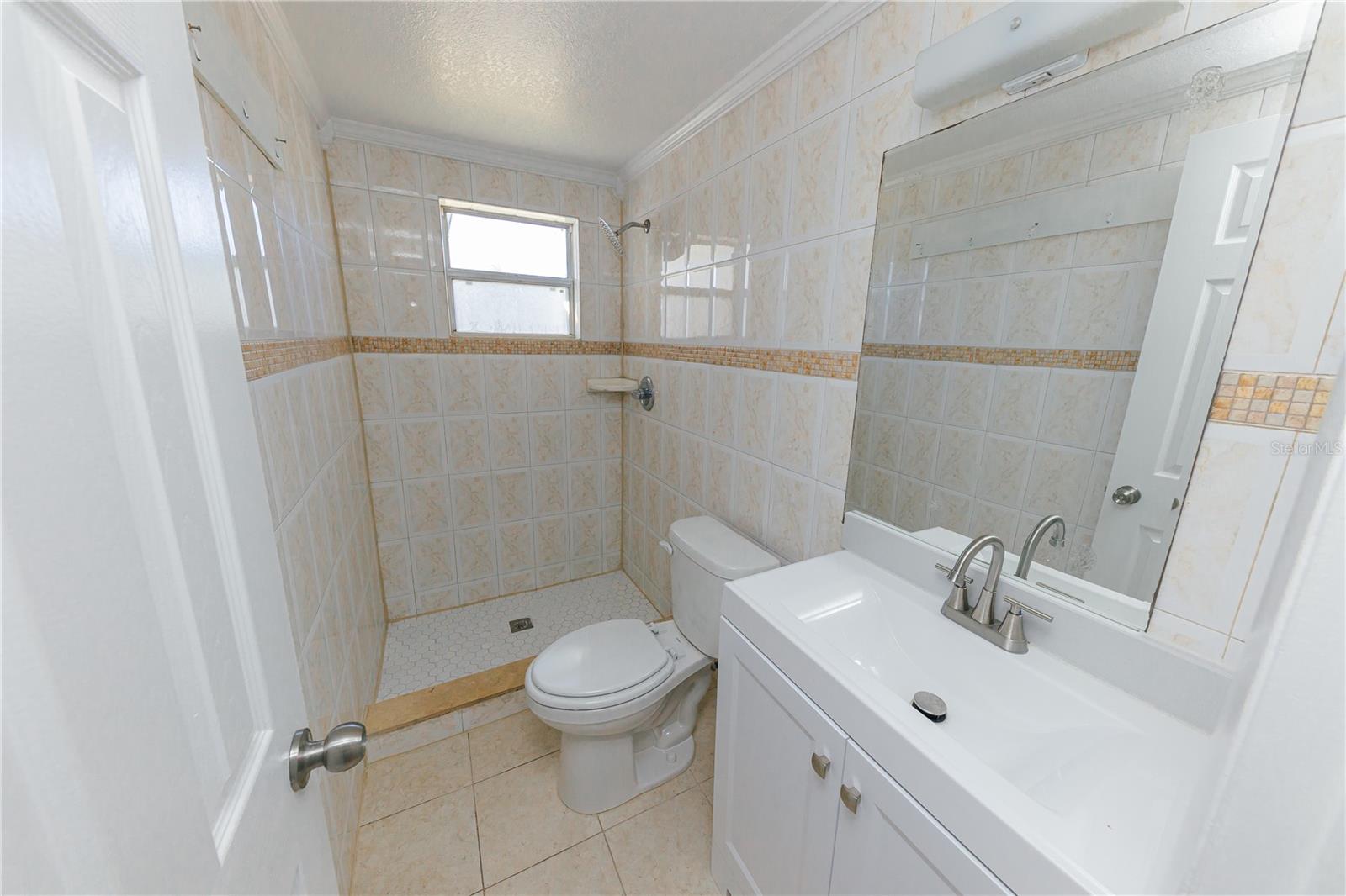 Listing photo id 20 for 1741 Fairfield Street