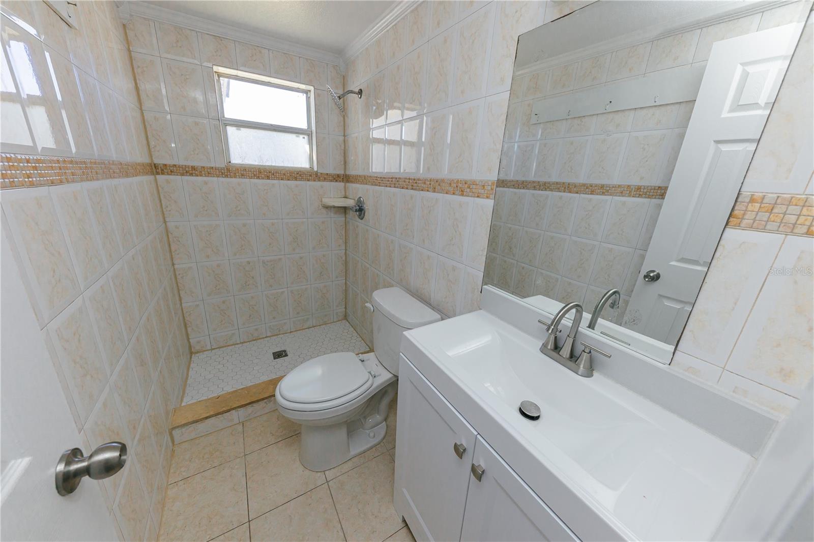 Listing photo id 22 for 1741 Fairfield Street