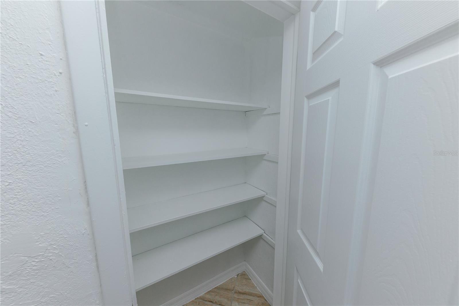 Listing photo id 23 for 1741 Fairfield Street