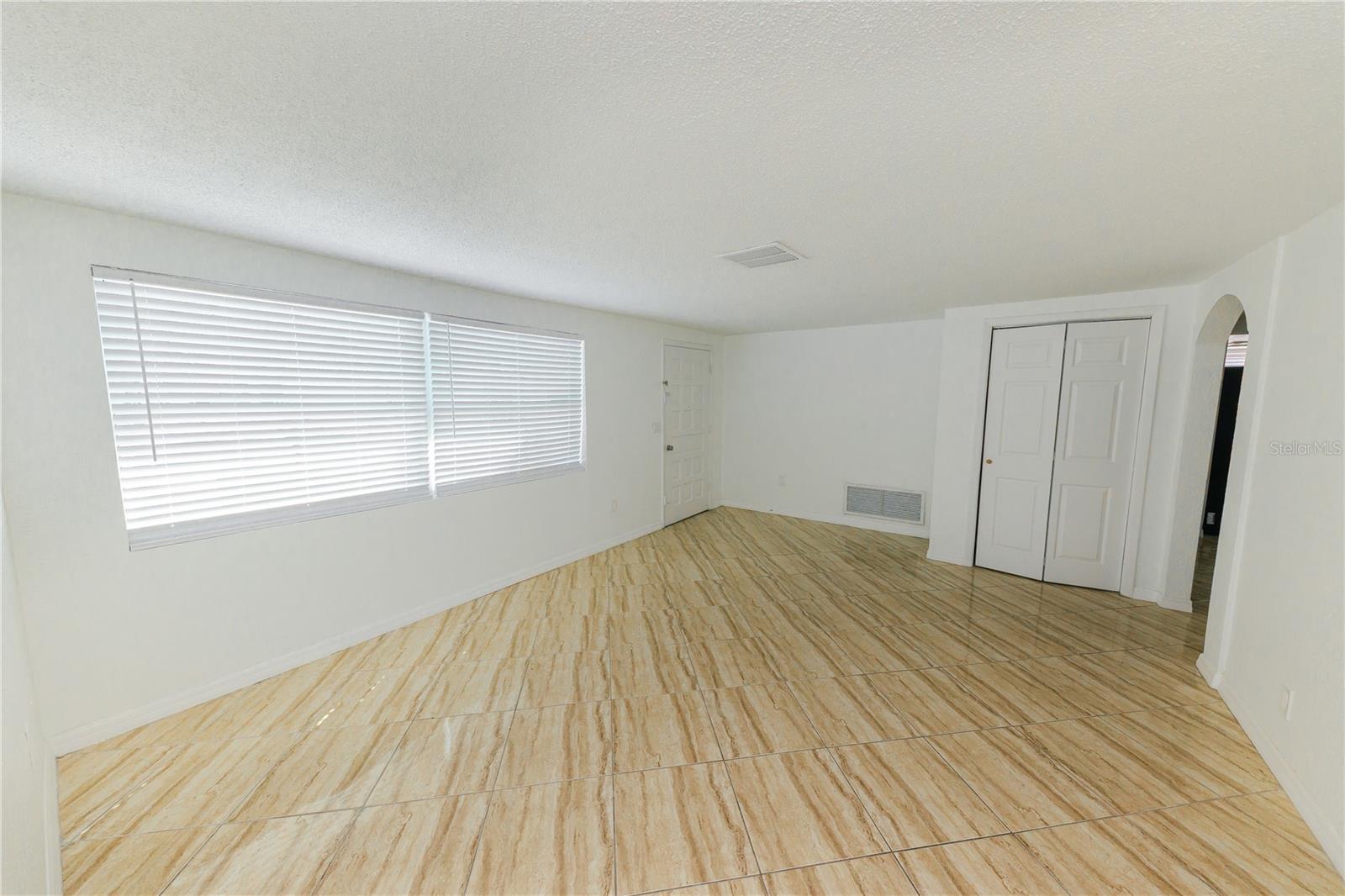 Listing photo id 42 for 1741 Fairfield Street