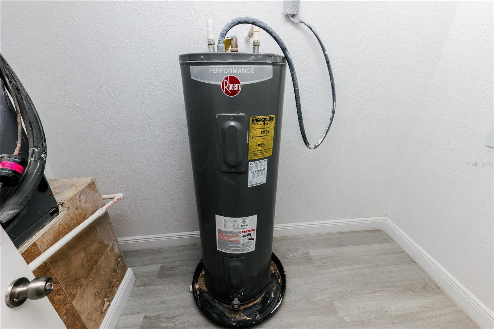 Listing photo id 45 for 1741 Fairfield Street