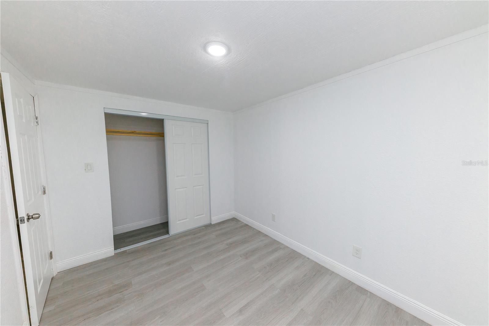 Listing photo id 52 for 1741 Fairfield Street