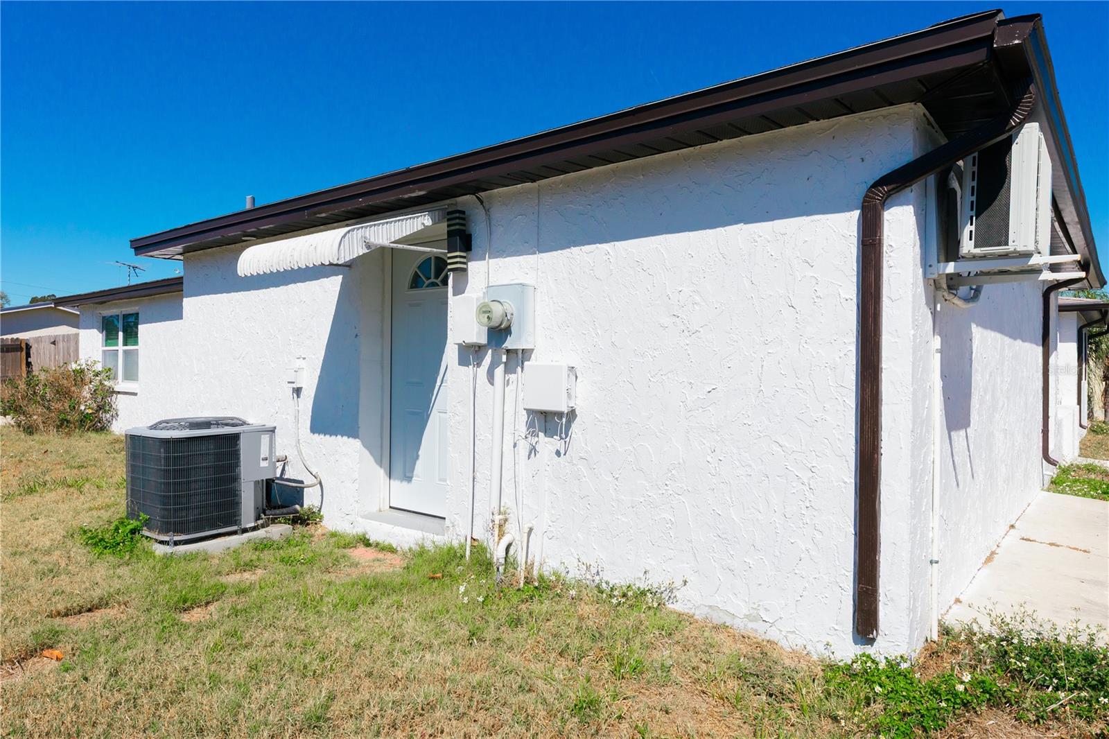 Listing photo id 53 for 1741 Fairfield Street