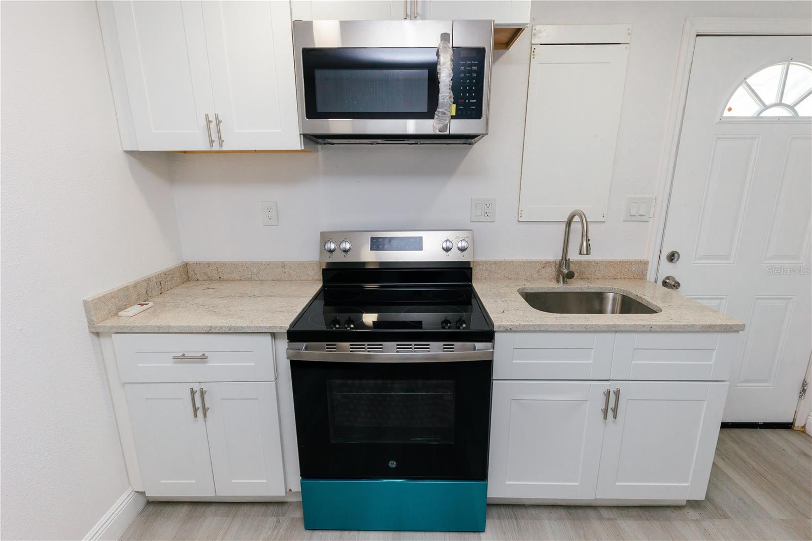 Listing photo id 57 for 1741 Fairfield Street