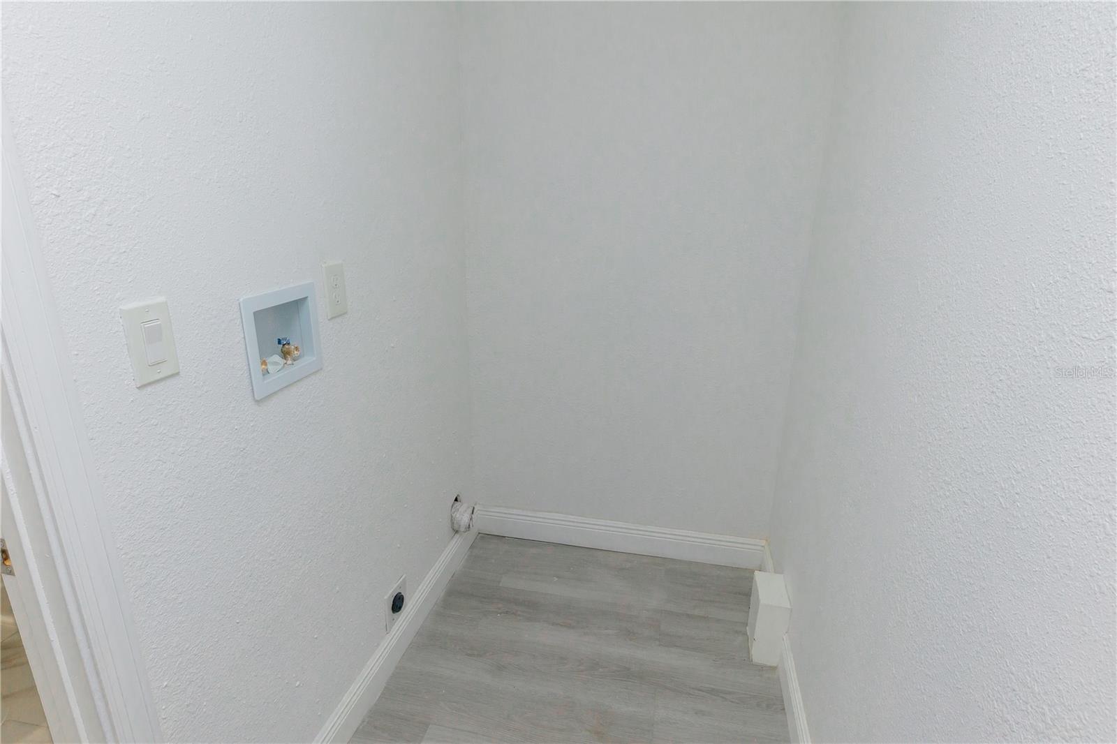 Listing photo id 58 for 1741 Fairfield Street