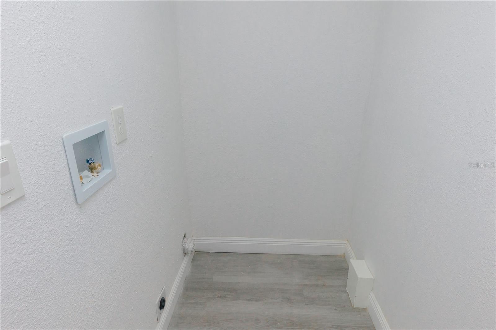 Listing photo id 59 for 1741 Fairfield Street